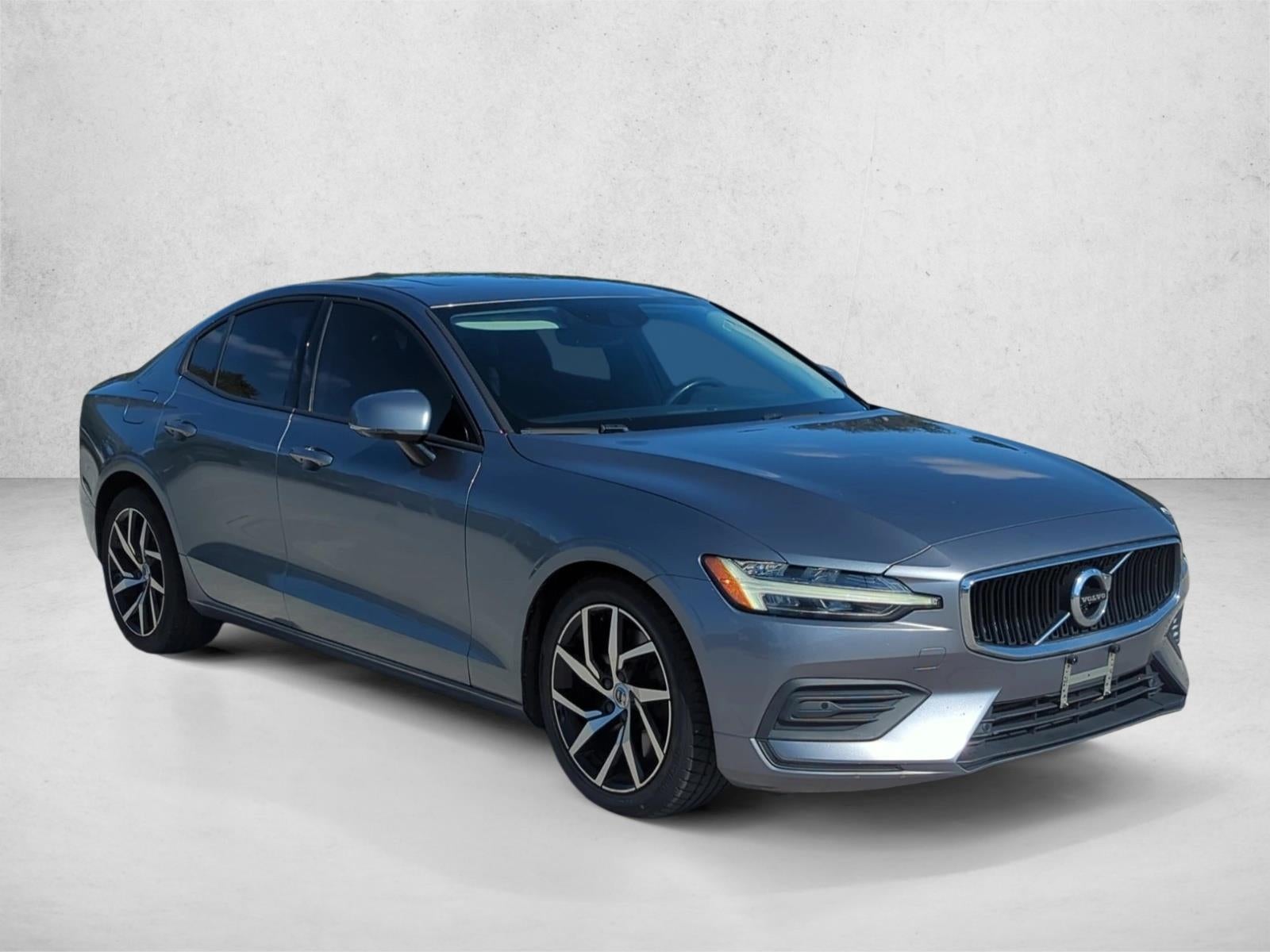2020 Volvo S60 T6 AWD Momentum