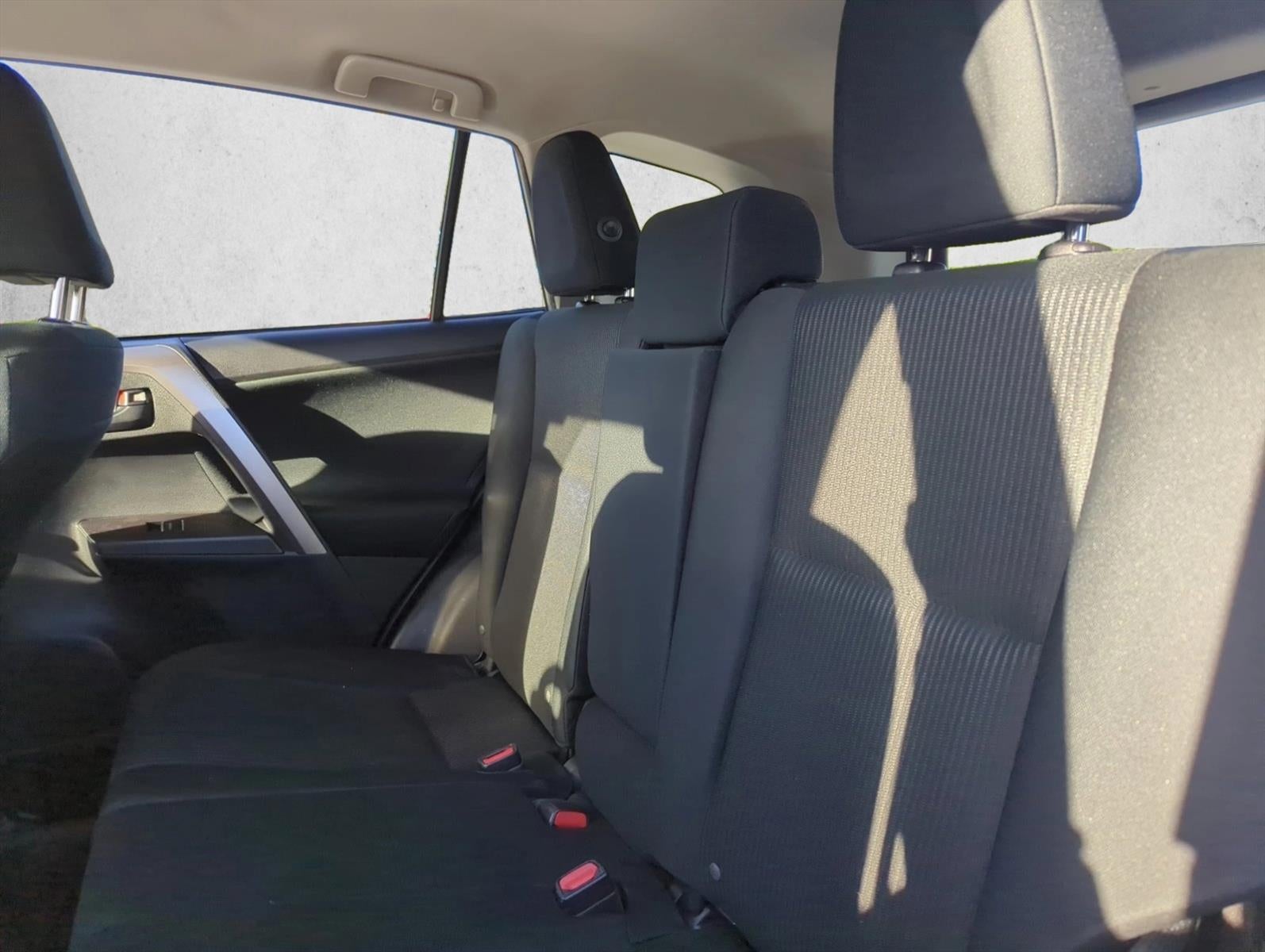 2018 Toyota RAV4 LE FWD (GS)