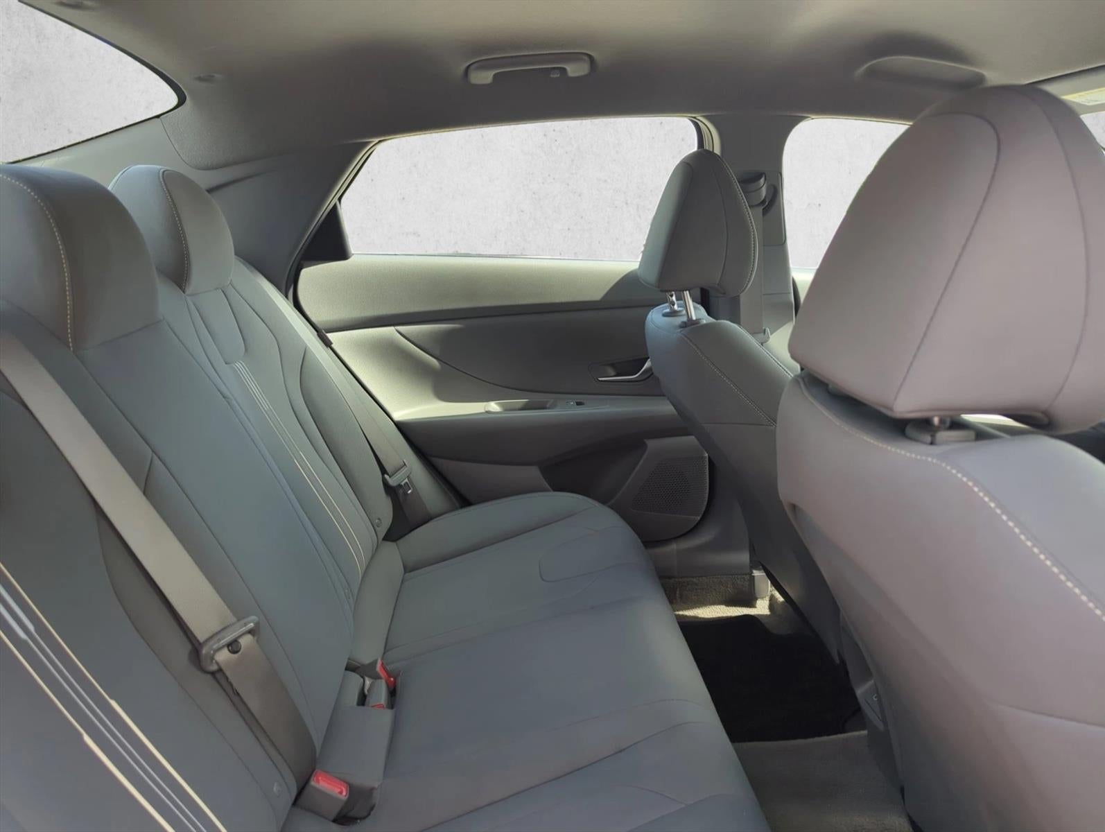 2024 Hyundai ELANTRA SEL IVT
