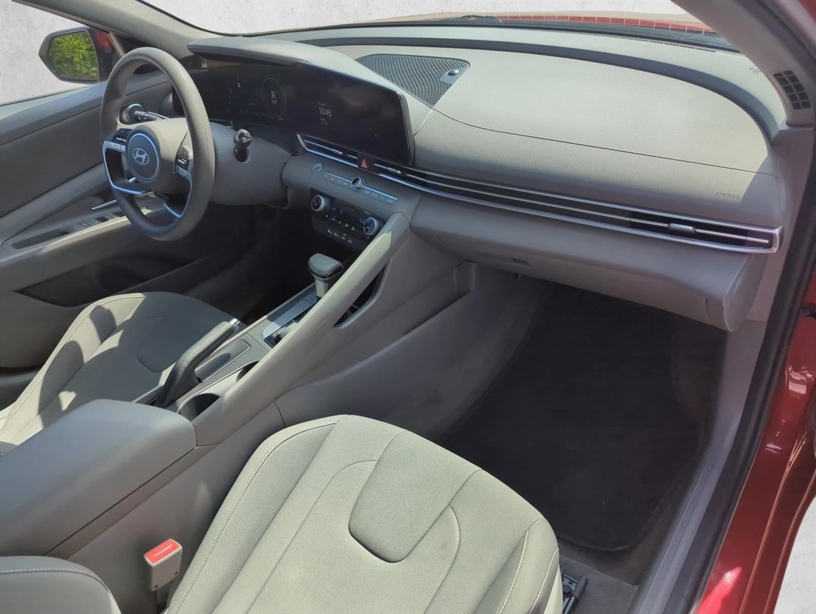 2024 Hyundai ELANTRA SEL IVT