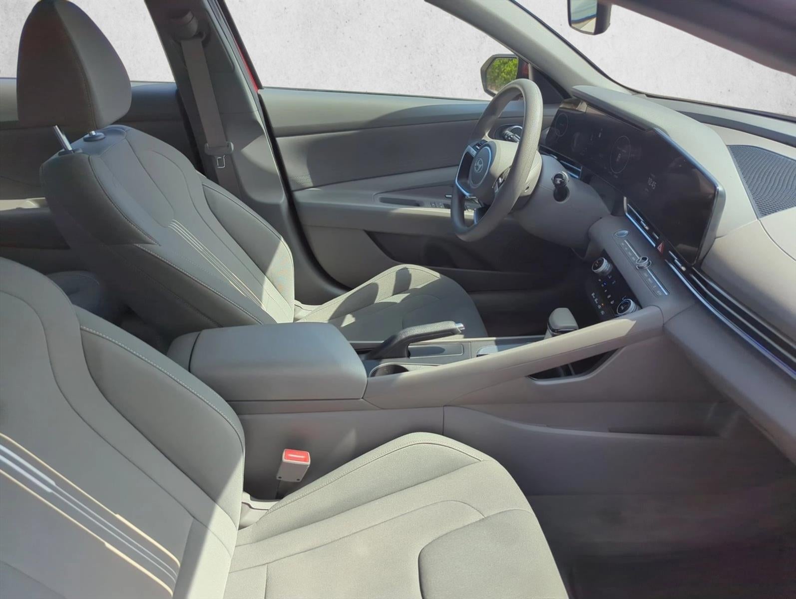 2024 Hyundai ELANTRA SEL IVT