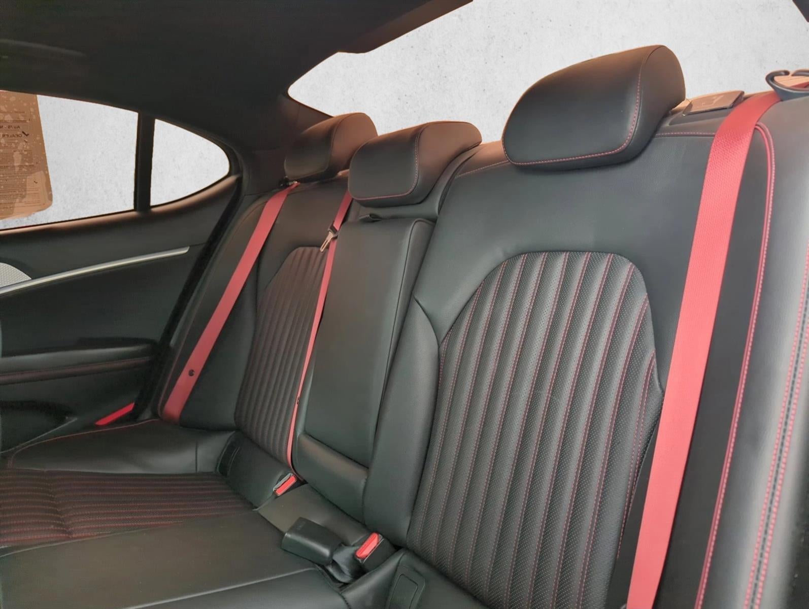 2023 Genesis G70 2.0T RWD