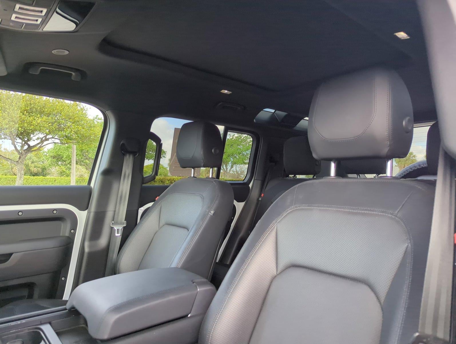 2024 Land Rover Defender 110 P400 X-Dynamic SE