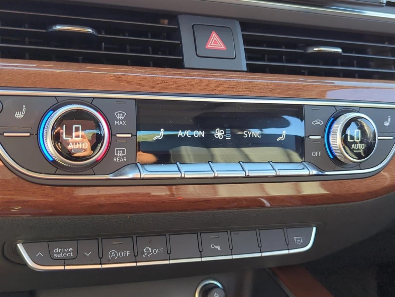 2022 Audi A4 Sedan Premium Plus 40 TFSI quattro