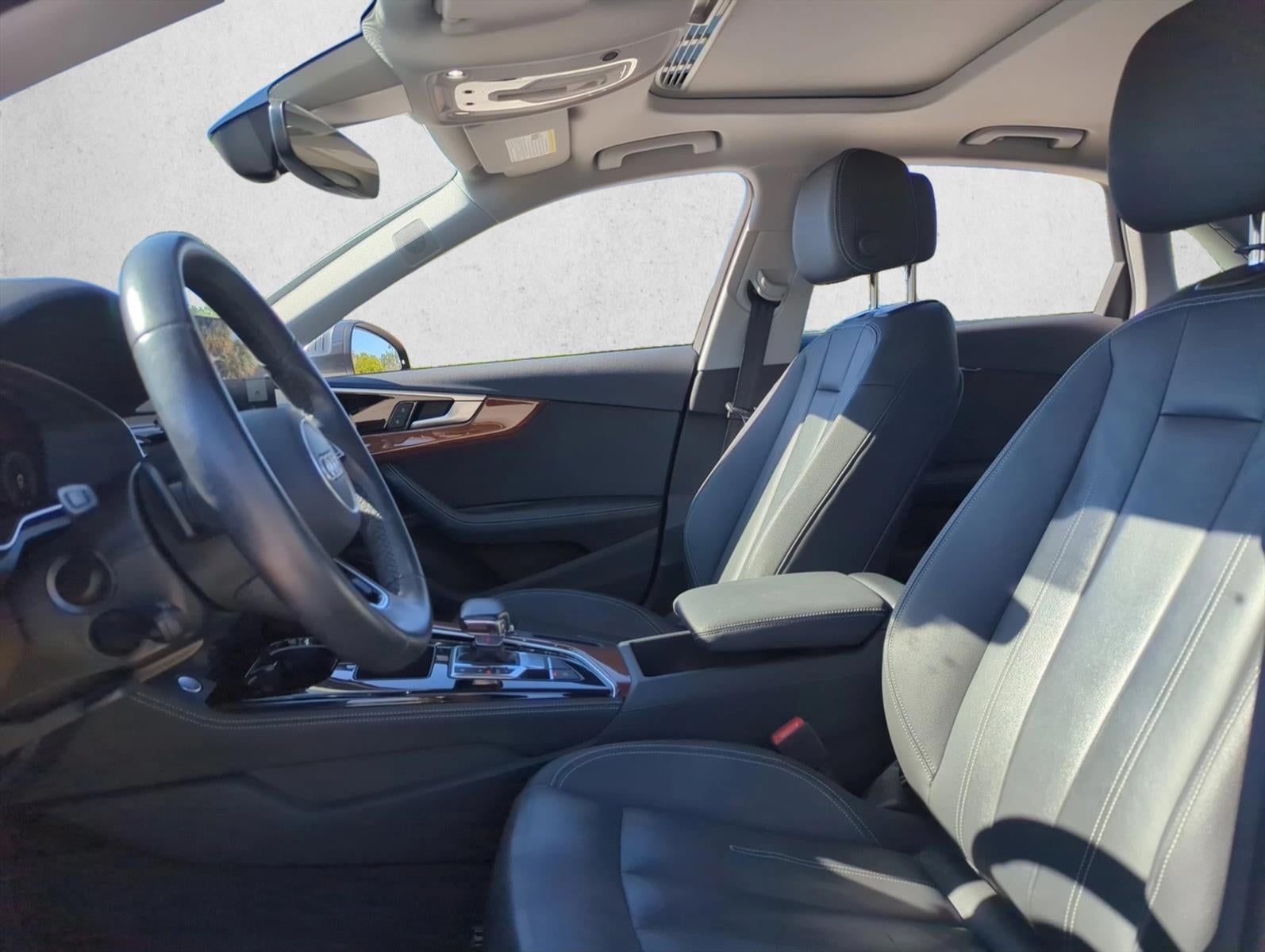 2022 Audi A4 Sedan Premium Plus 40 TFSI quattro