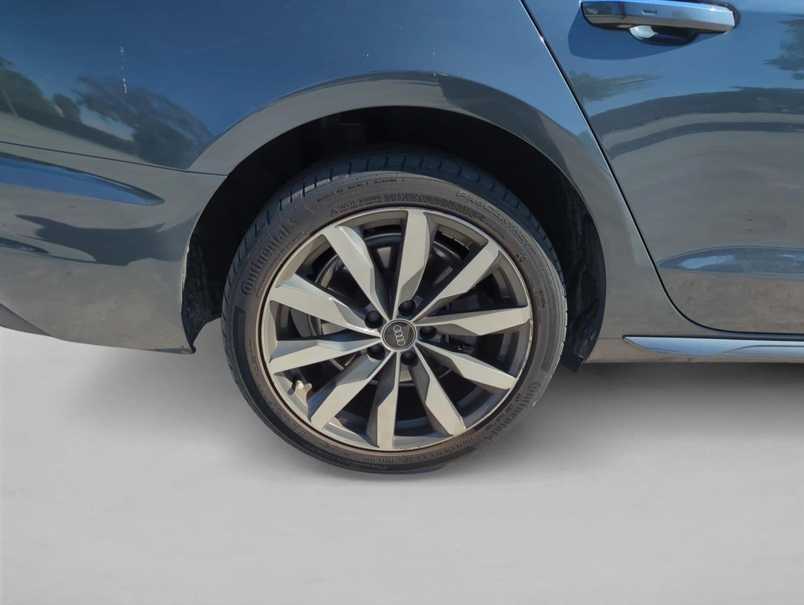 2022 Audi A4 Sedan Premium Plus 40 TFSI quattro