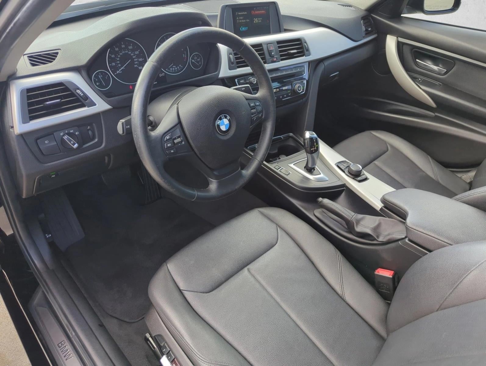 2018 BMW 320i Sedan