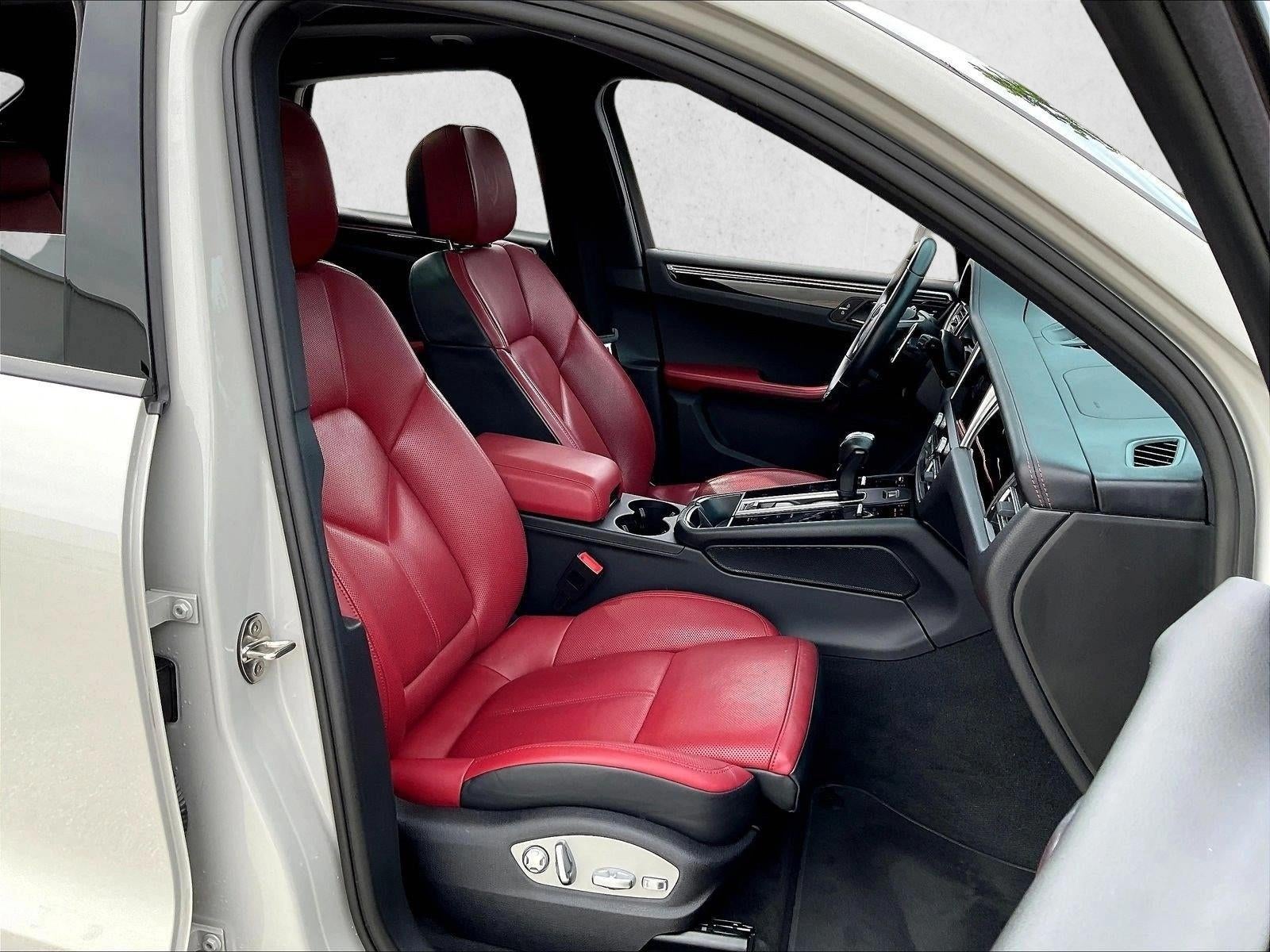 2024 Porsche Macan T AWD
