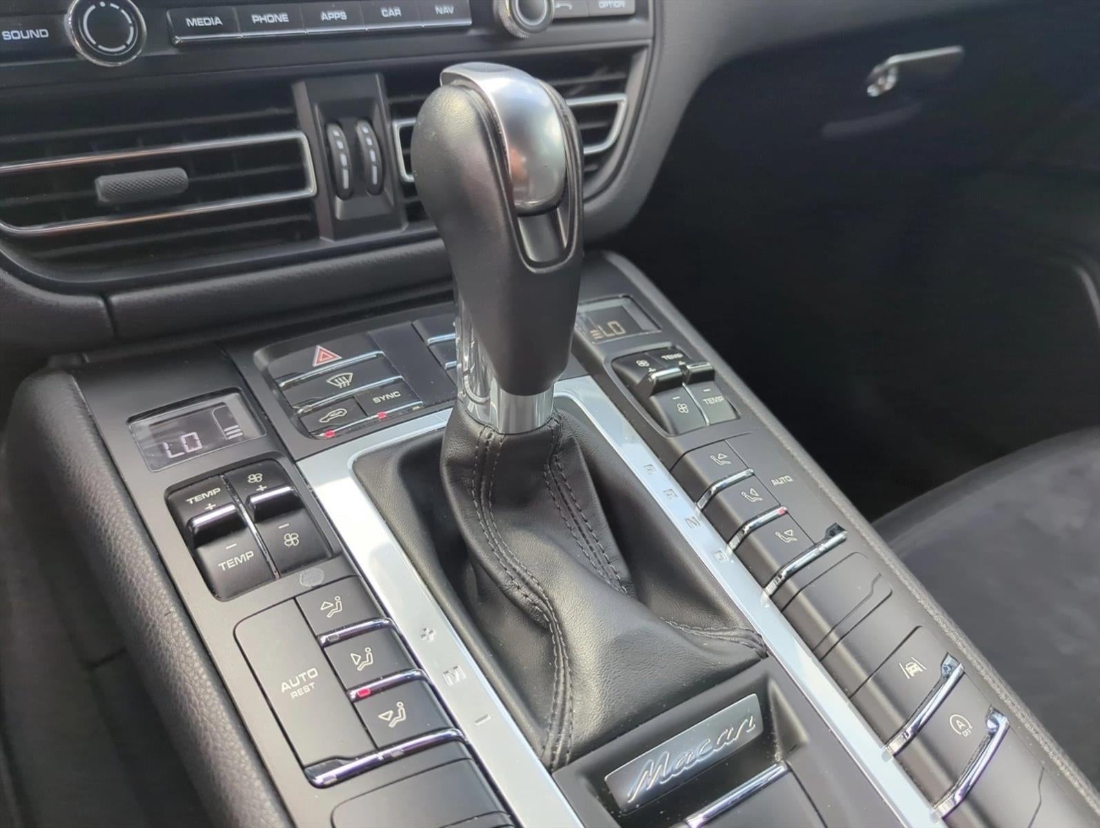 2021 Porsche Macan AWD