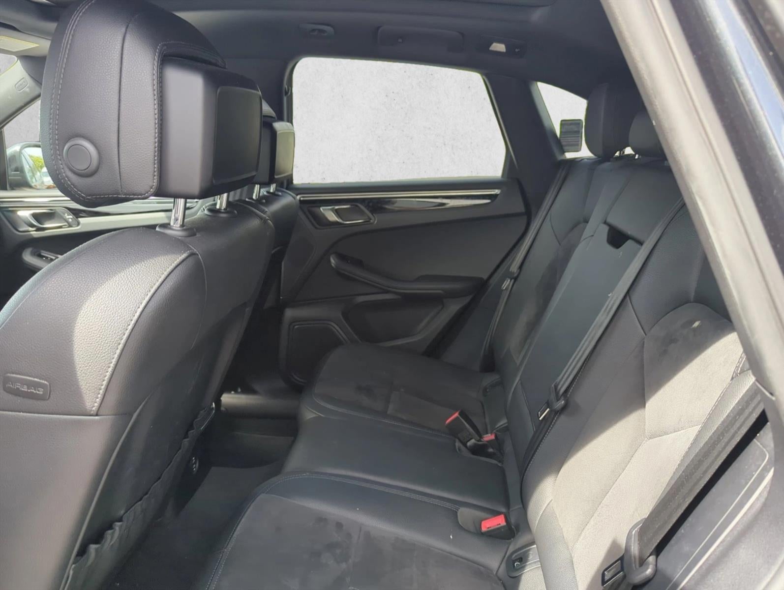 2021 Porsche Macan AWD