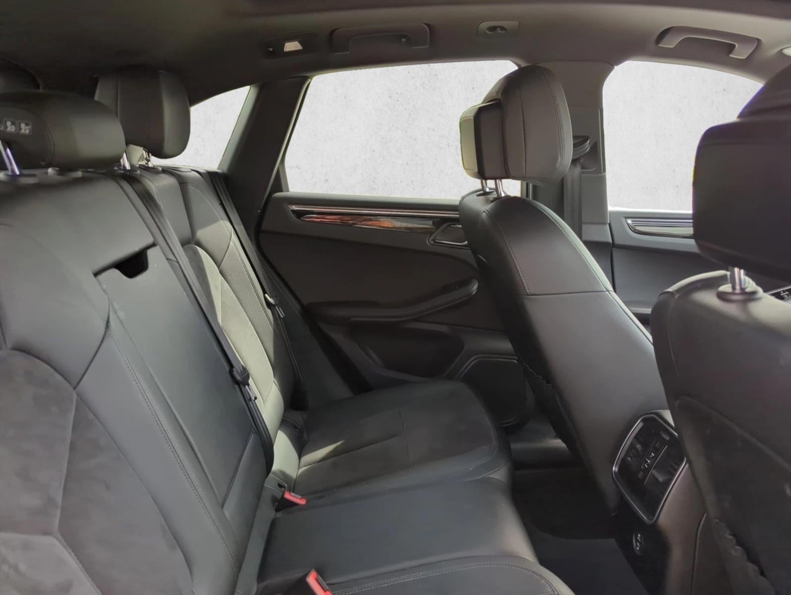 2021 Porsche Macan AWD
