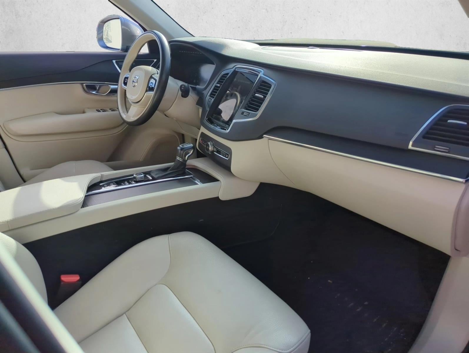 2020 Volvo XC90 T5 FWD Momentum 7 Passenger