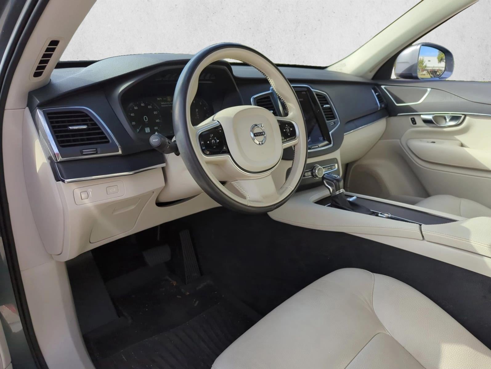 2020 Volvo XC90 T5 FWD Momentum 7 Passenger