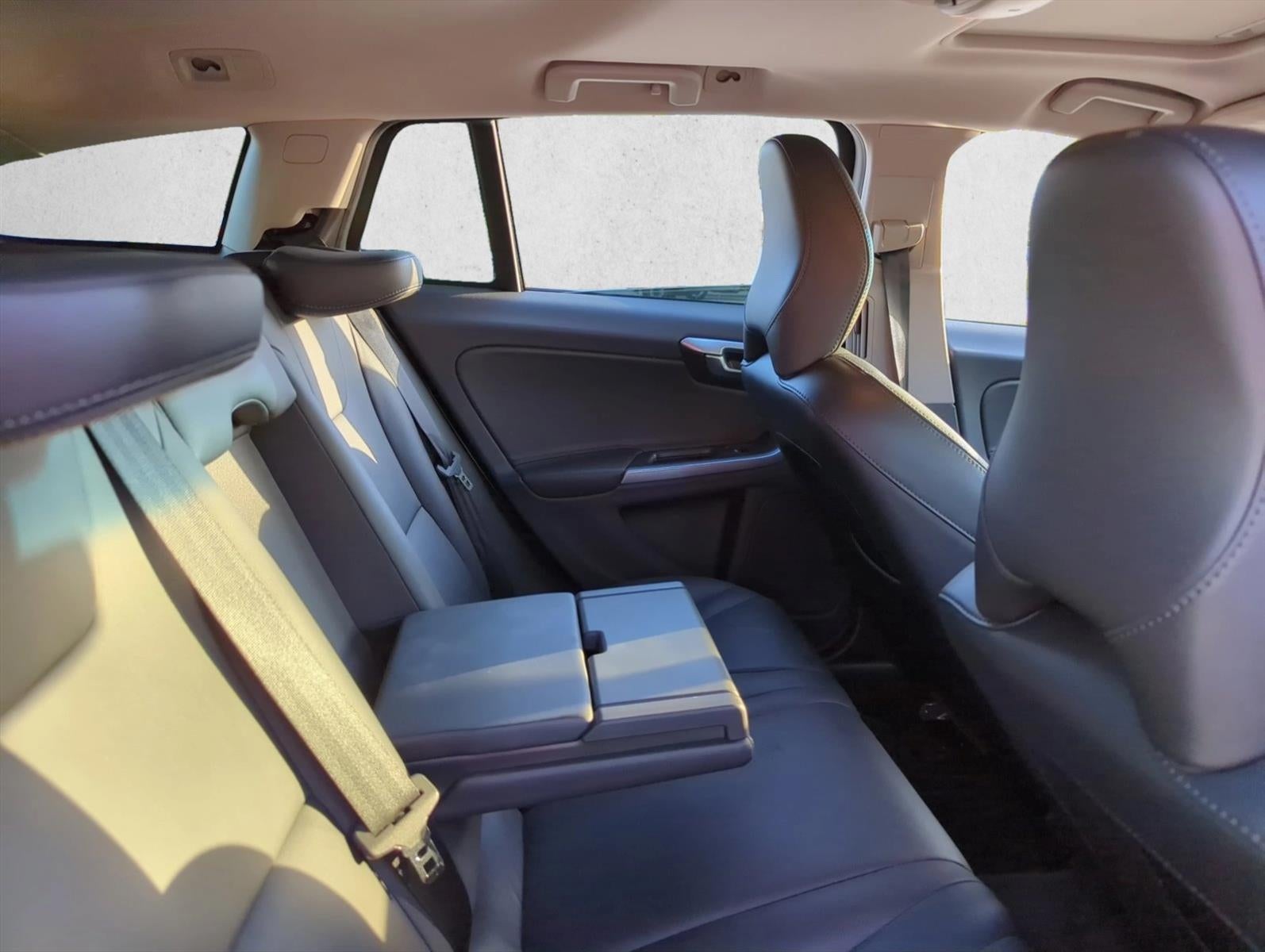 2018 Volvo V60 Cross Country T5 AWD