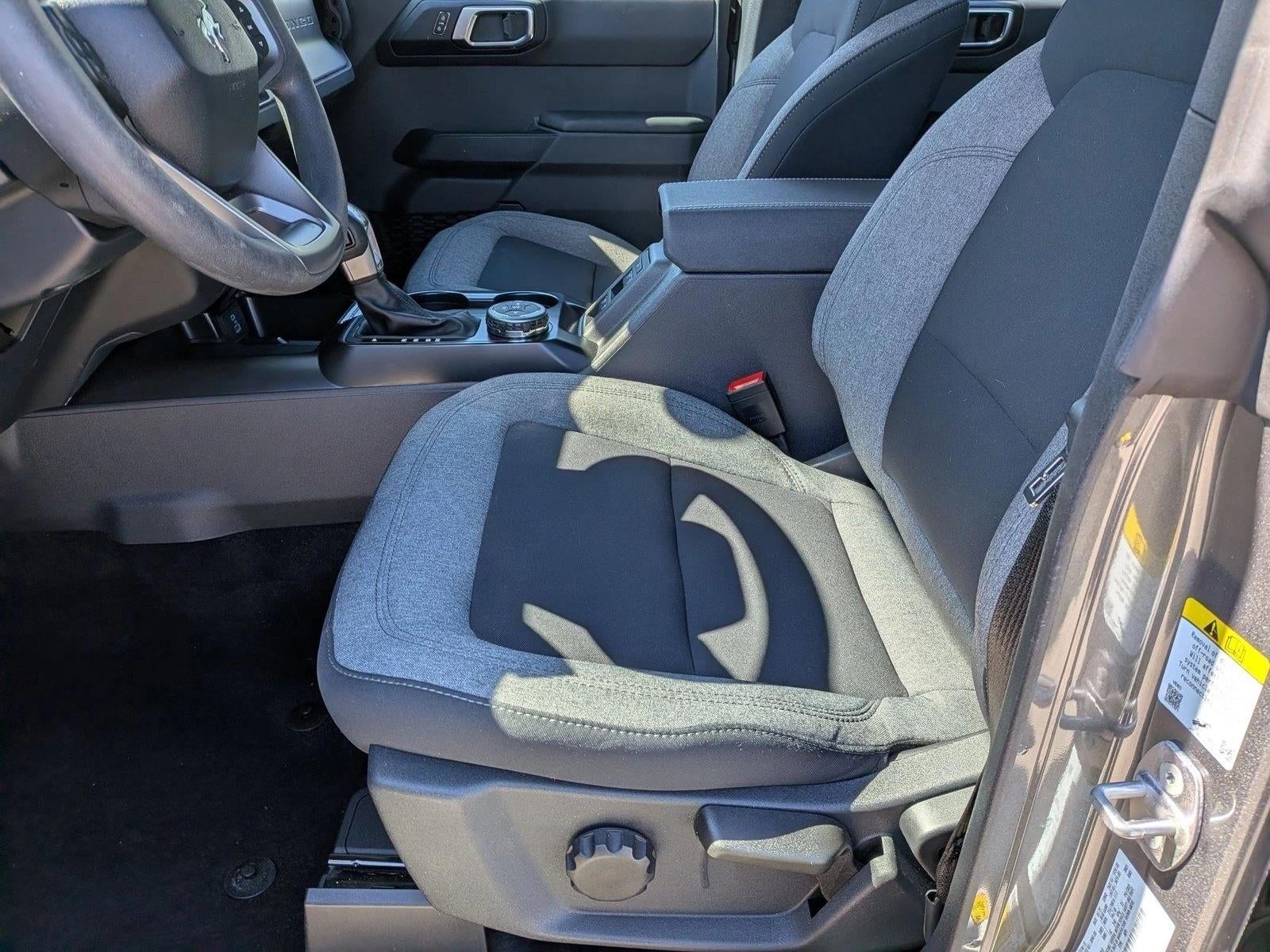 2025 Ford Bronco Base 4 Door 4x4