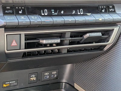 2025 Toyota Camry SE (SE)