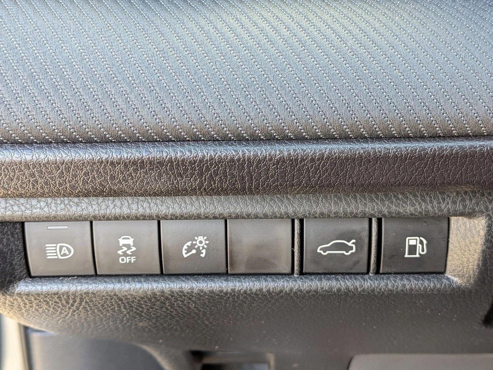2025 Toyota Camry SE (SE)