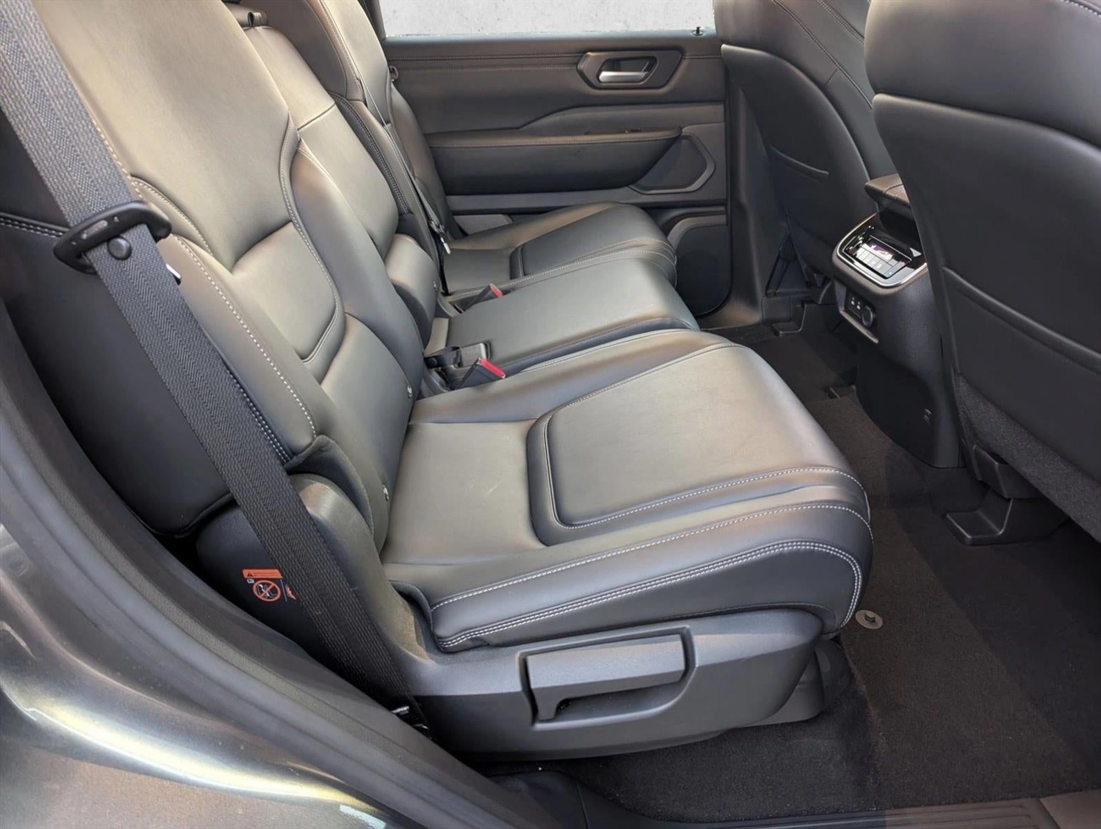 2025 Nissan Armada 4x2 SV