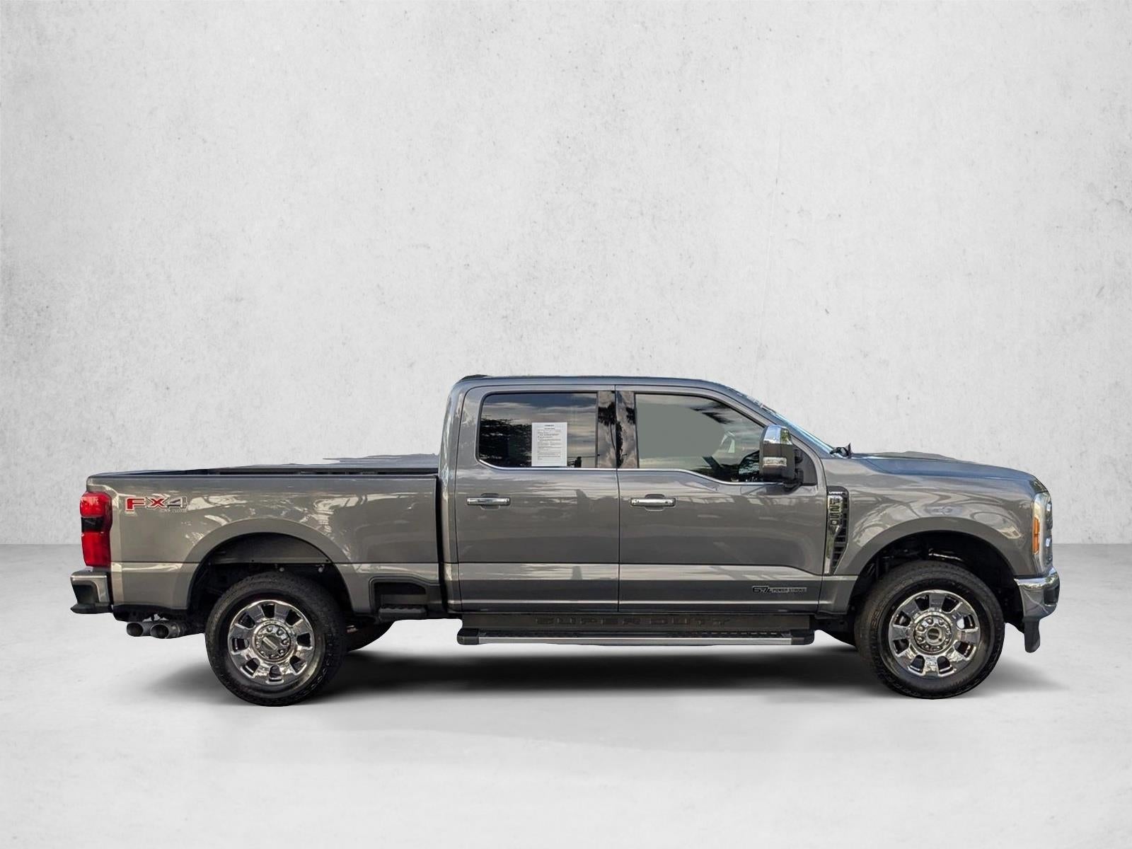 2023 Ford Super Duty F-250 SRW LARIAT 4WD Crew Cab 6.75' Box