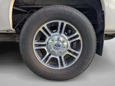 2014 Ford Super Duty F-350 SRW 4WD Crew Cab 6-3/4 Ft Box Platinum
