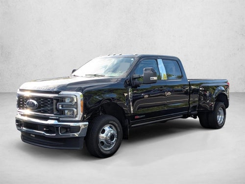 2023 Ford Super Duty F-350 DRW LARIAT 4WD Crew Cab 8' Box