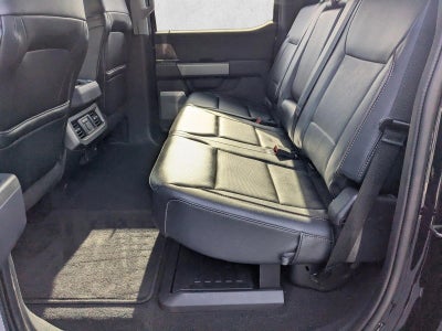 2023 Ford Super Duty F-350 DRW LARIAT 4WD Crew Cab 8' Box