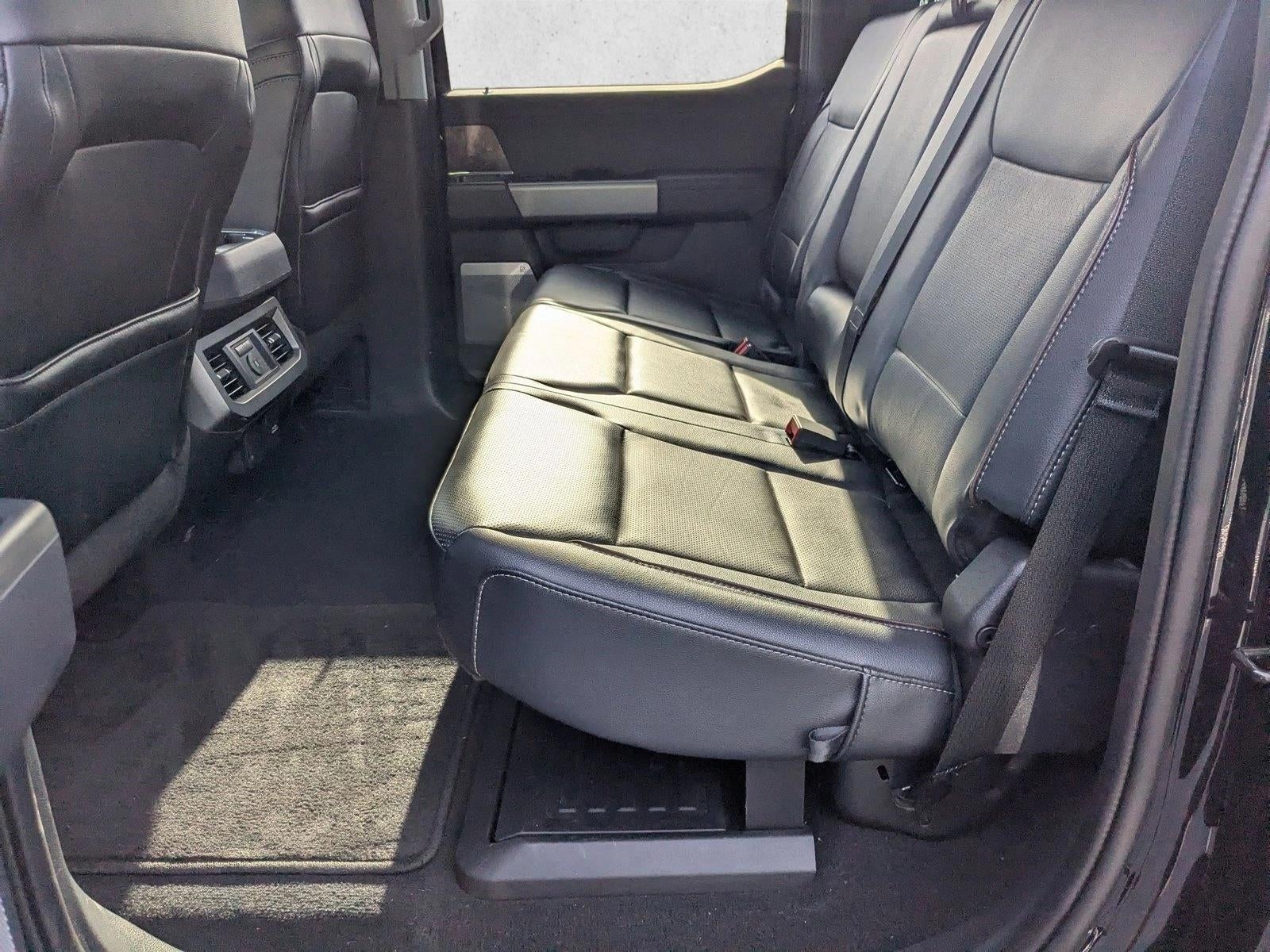 2023 Ford Super Duty F-350 DRW LARIAT 4WD Crew Cab 8' Box