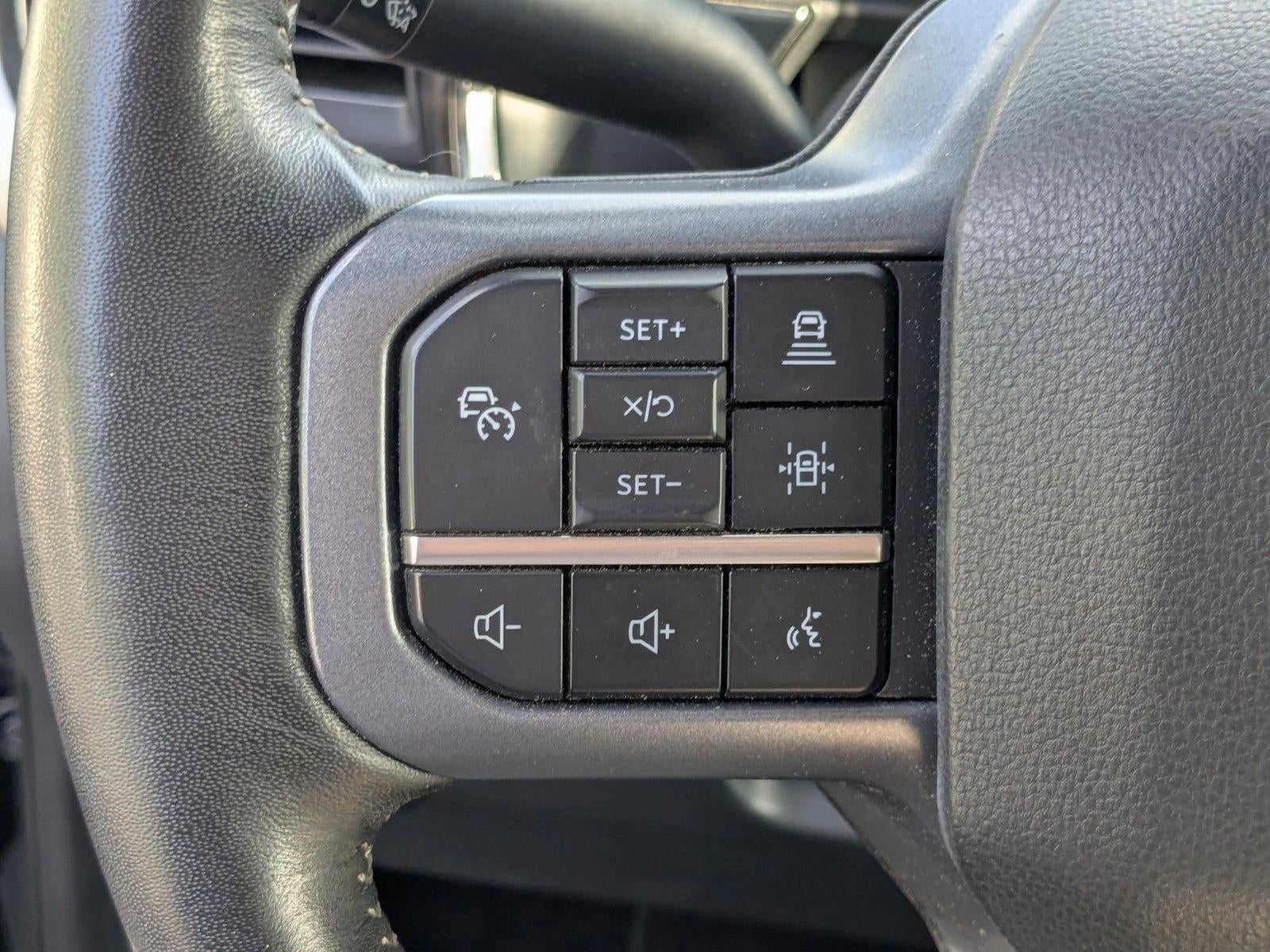 2023 Ford Super Duty F-350 DRW LARIAT 4WD Crew Cab 8' Box