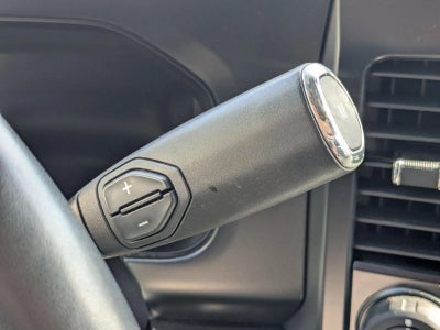 2023 Ford Super Duty F-350 DRW LARIAT 4WD Crew Cab 8' Box