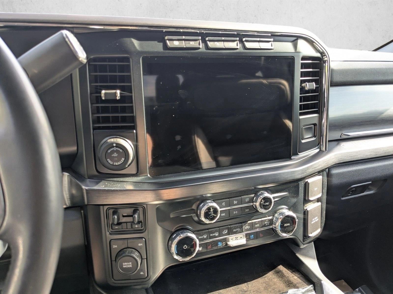 2023 Ford Super Duty F-350 DRW LARIAT 4WD Crew Cab 8' Box