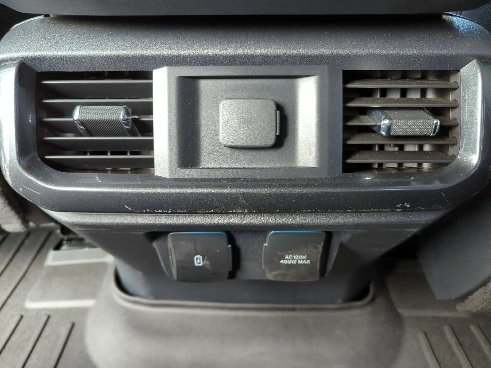 2022 Ford F-150 LARIAT 4WD SuperCrew 5.5' Box