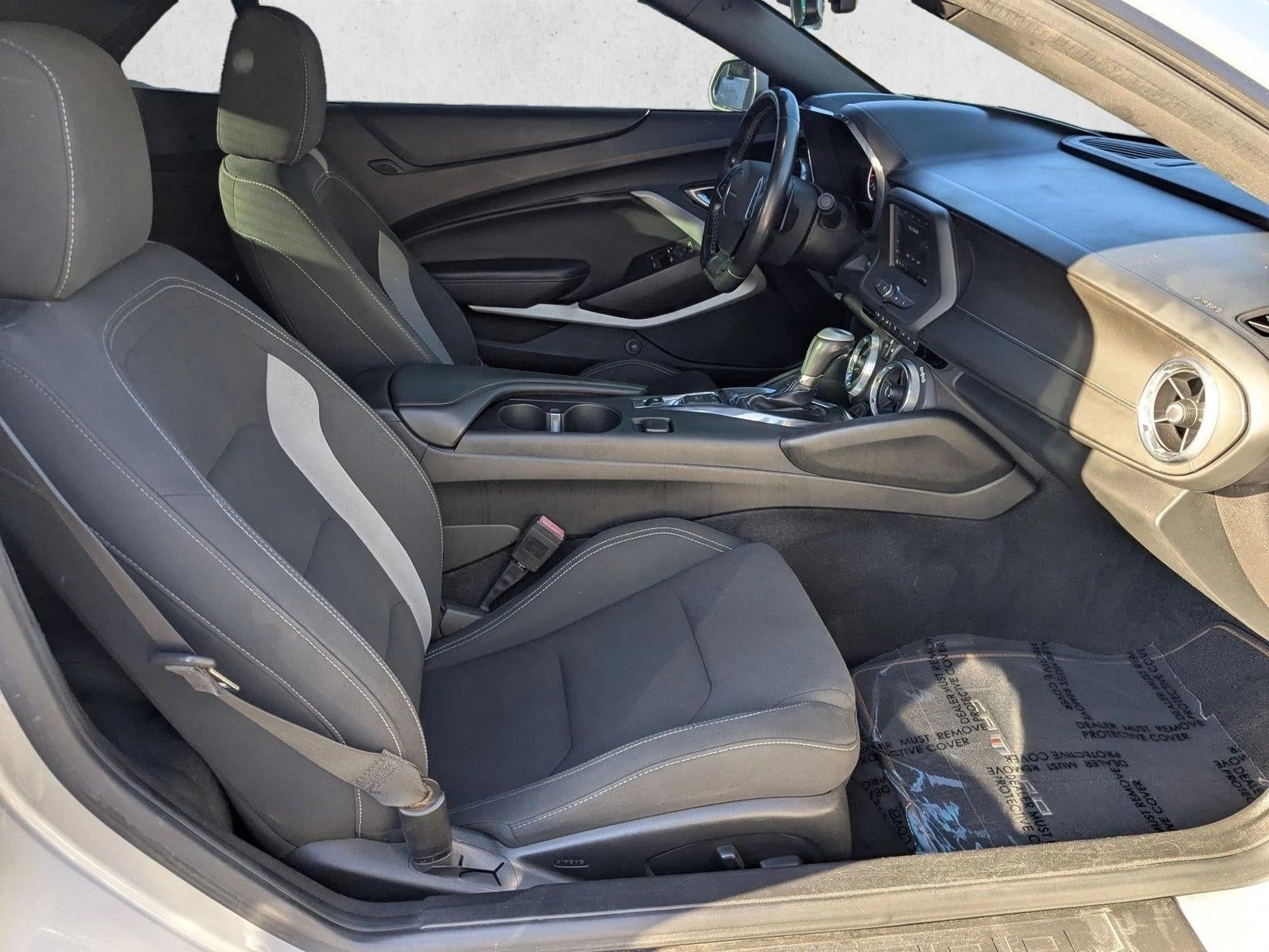 2019 Chevrolet Camaro 2dr Convertible 1LT