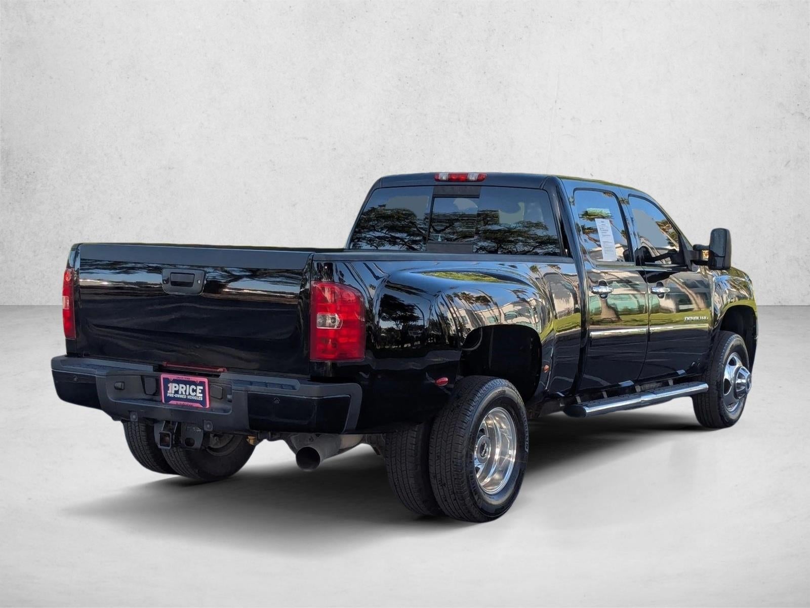 2013 GMC Sierra 3500HD Crew Cab Long Box 4-Wheel Drive Denali