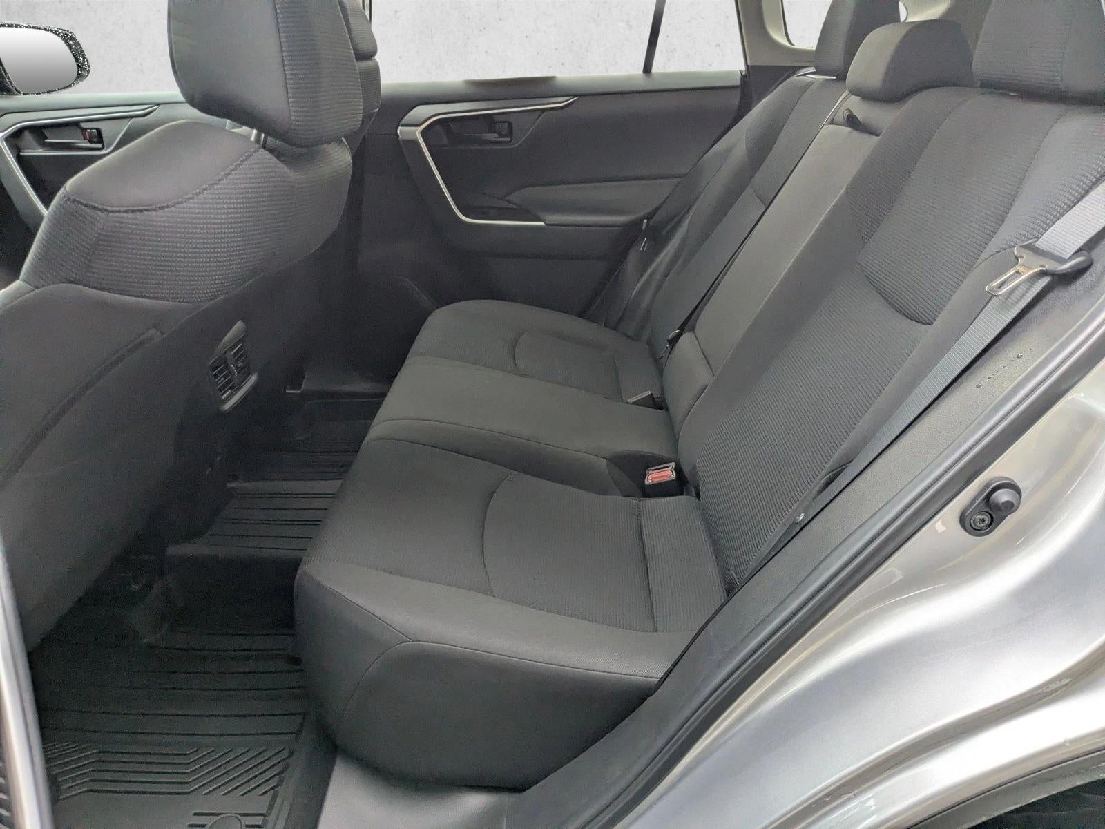 2022 Toyota RAV4 LE FWD (GS)