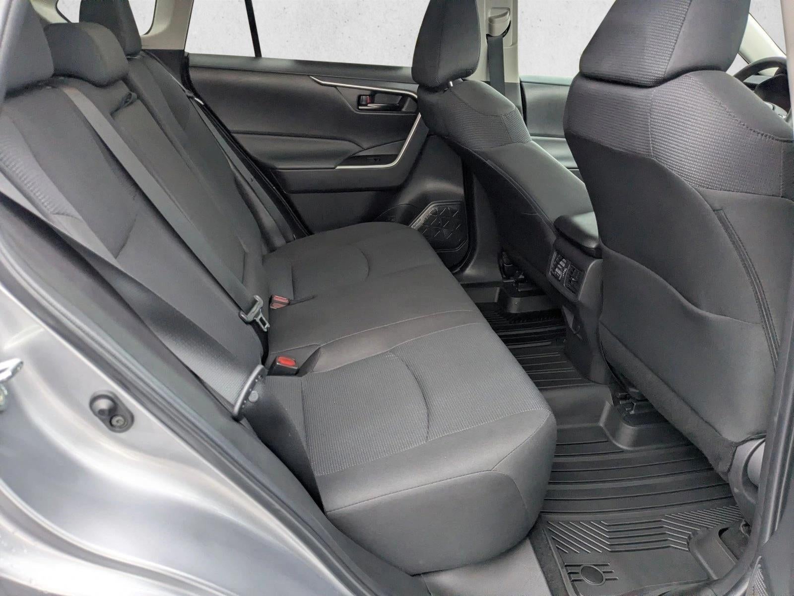 2022 Toyota RAV4 LE FWD (GS)