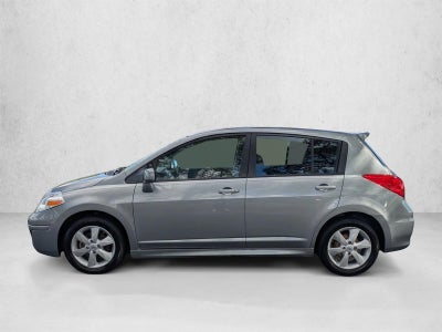2011 Nissan Versa 5dr HB I4 CVT 1.8 SL