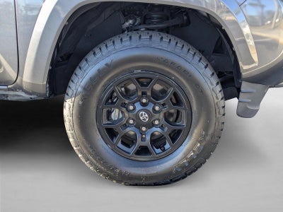 2022 Toyota Tacoma 2WD 2WD SR5 Double Cab 5' Bed V6 AT (GS)