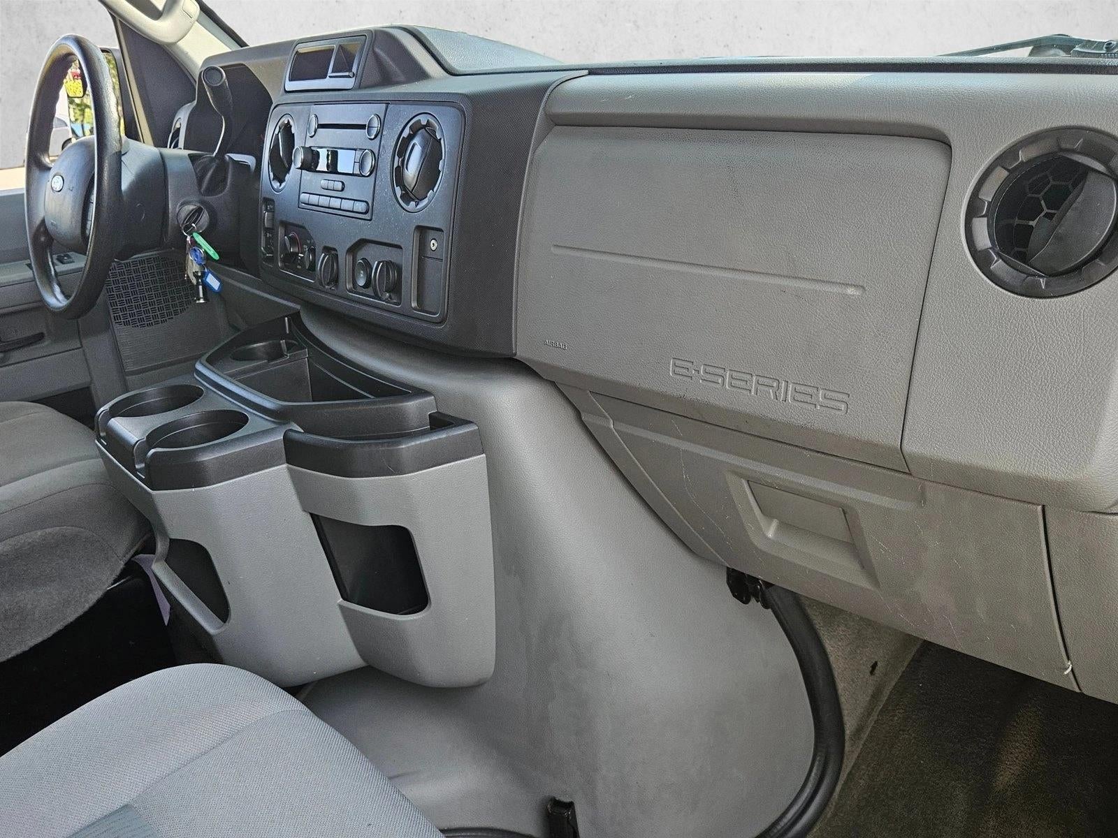2014 Ford Econoline Wagon E-350 Super Duty Ext XLT