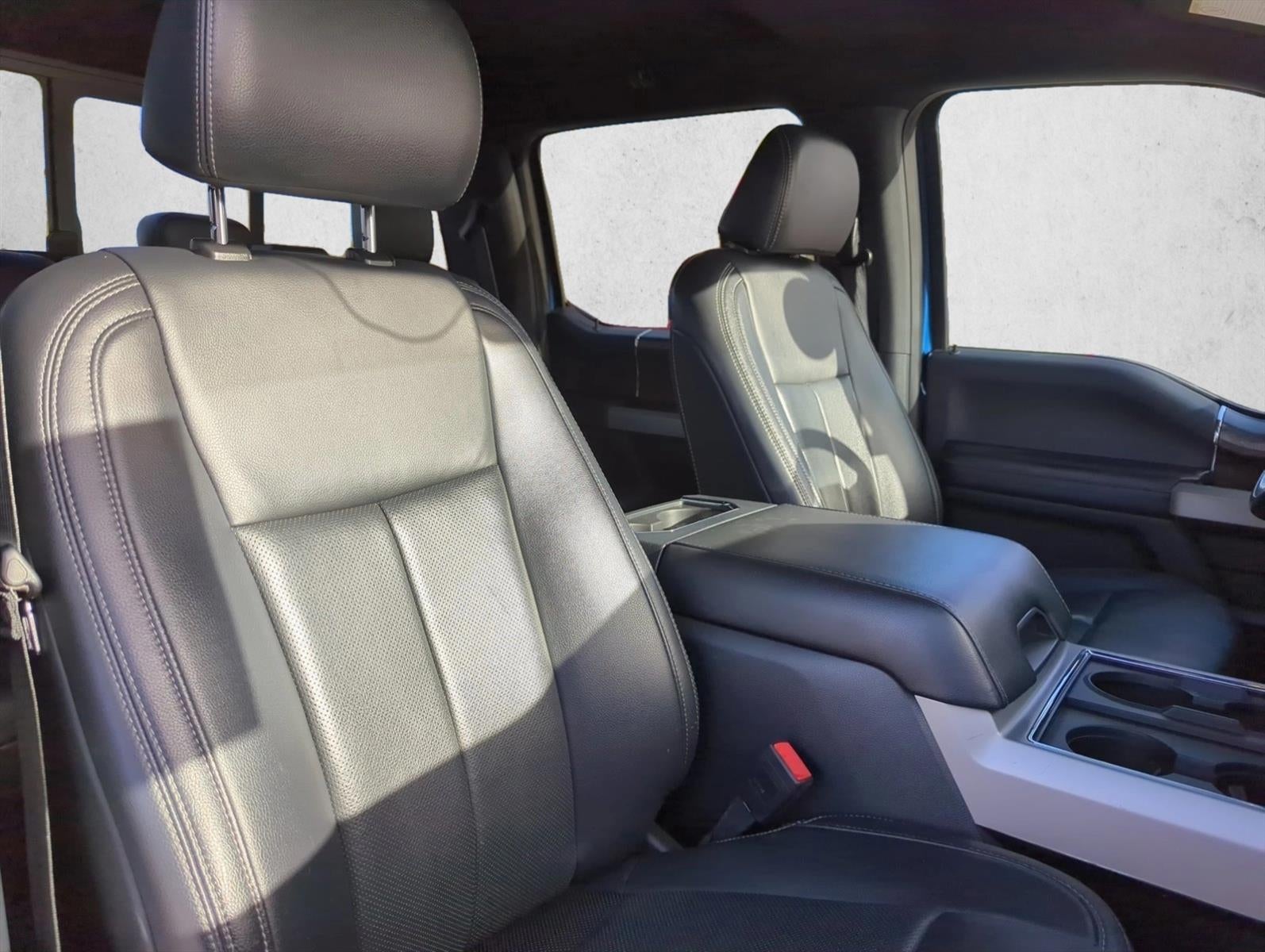 2022 Ford Super Duty F-250 SRW LARIAT 4WD Crew Cab 6.75' Box