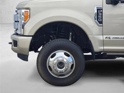 2018 Ford Super Duty F-350 DRW Platinum 4WD Crew Cab 8' Box