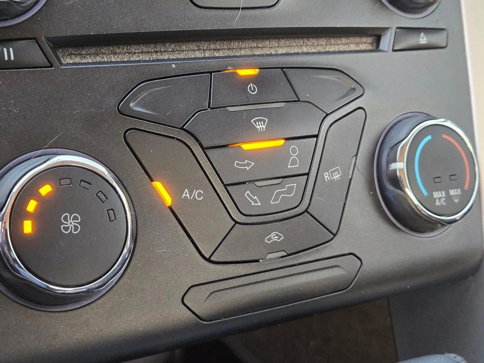 2015 Ford Fusion 4dr Sdn SE FWD