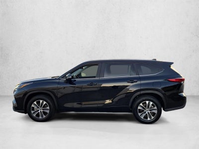 2023 Toyota Highlander XLE FWD (Natl)