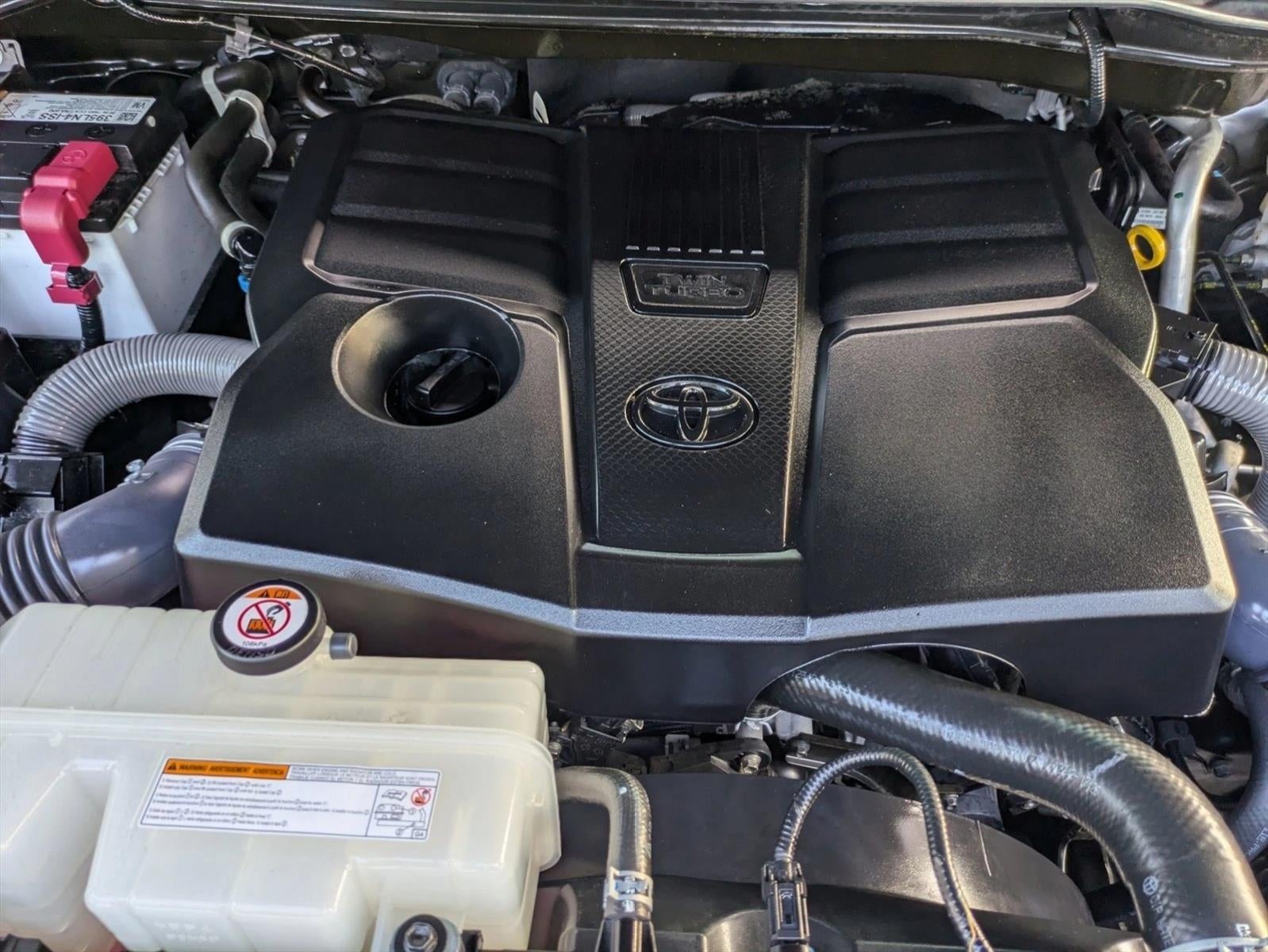 2025 Toyota Tundra 4WD 4WD SR5 CrewMax 5.5' Bed (Natl)