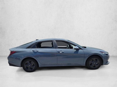 2022 Hyundai ELANTRA SEL IVT
