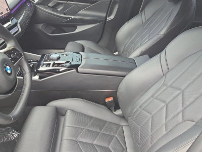 2025 BMW 530i Sedan