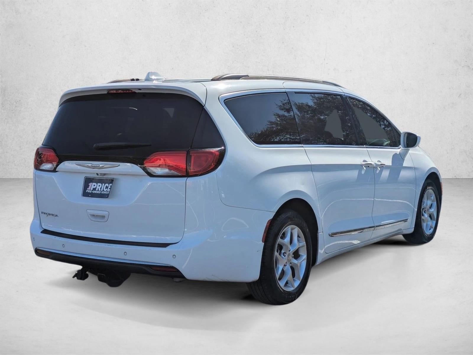 2017 Chrysler Pacifica Touring-L FWD