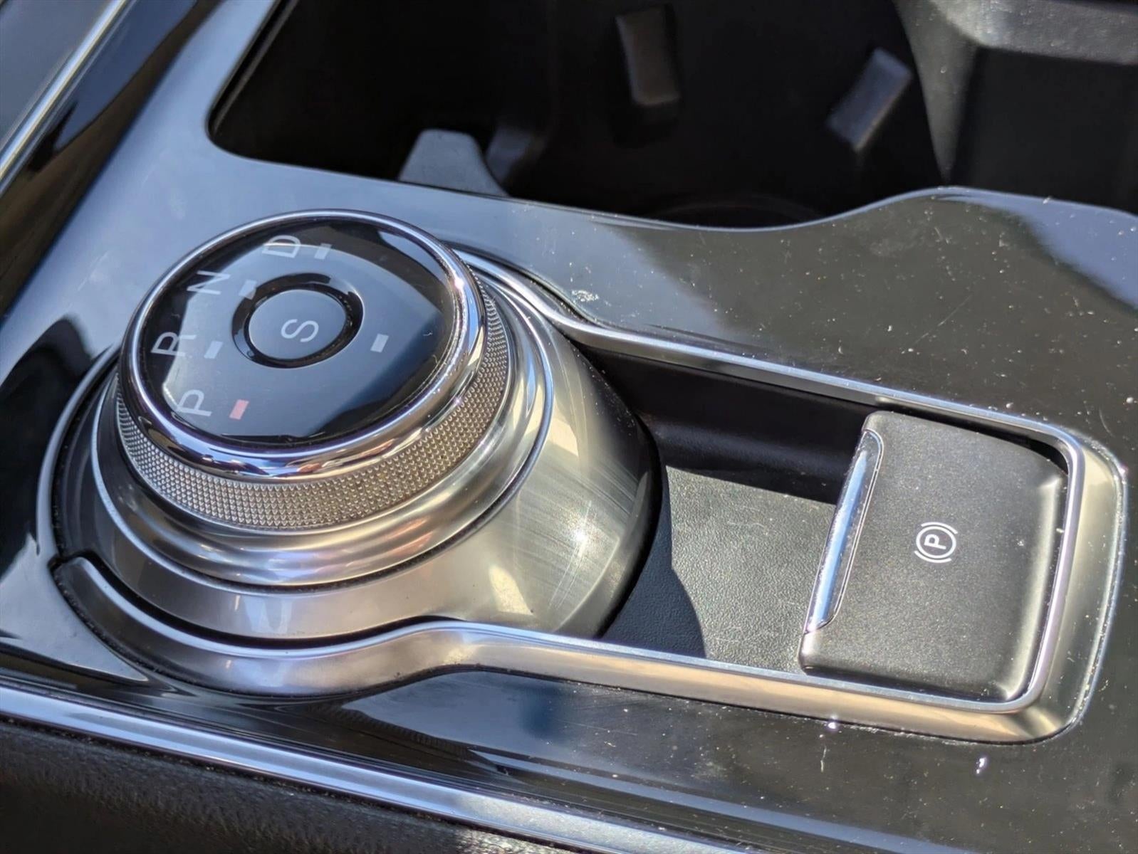 2020 Ford Edge Titanium FWD