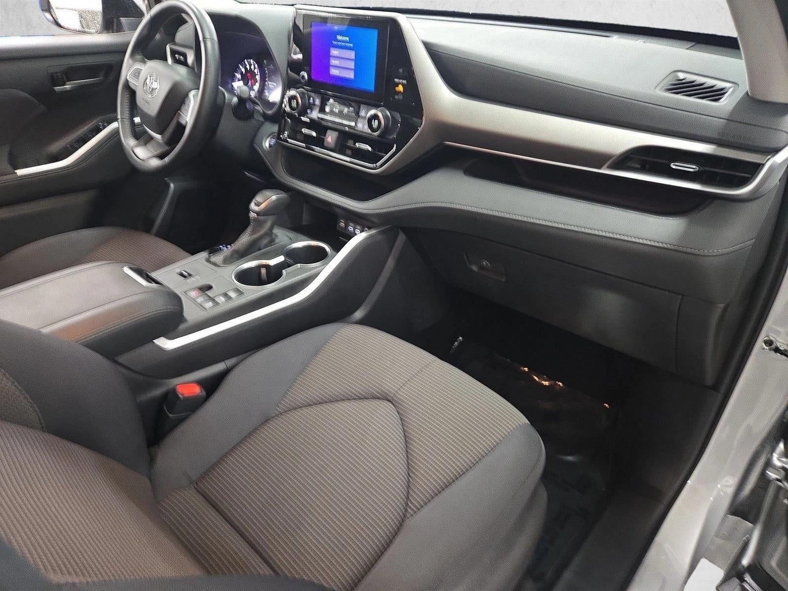 2024 Toyota Highlander LE FWD (Natl)