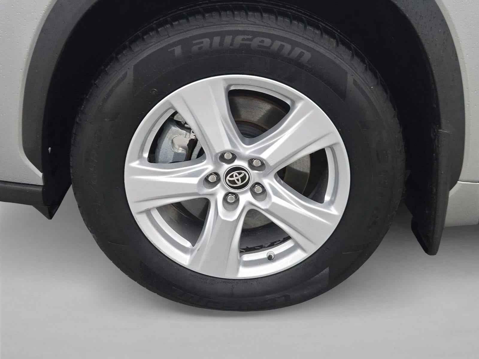 2024 Toyota Highlander LE FWD (Natl)