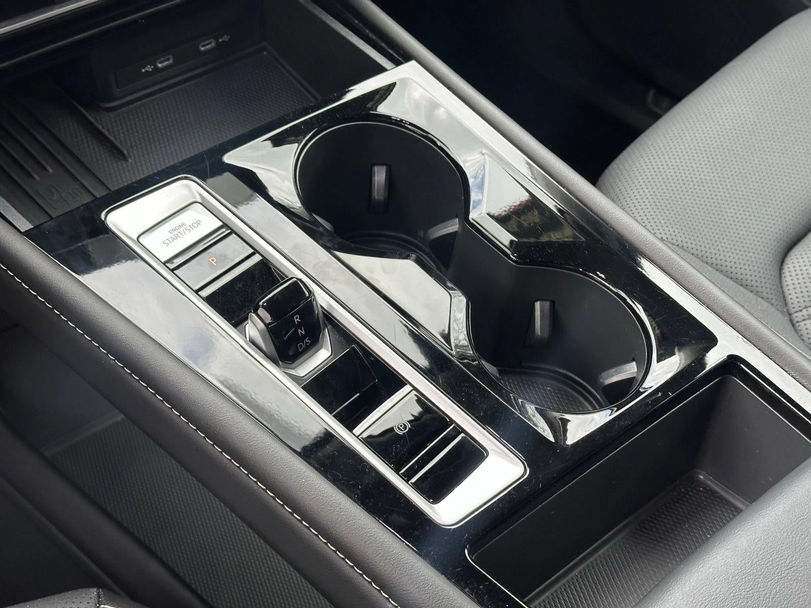 2025 Volkswagen Atlas 2.0T SE w/Technology FWD